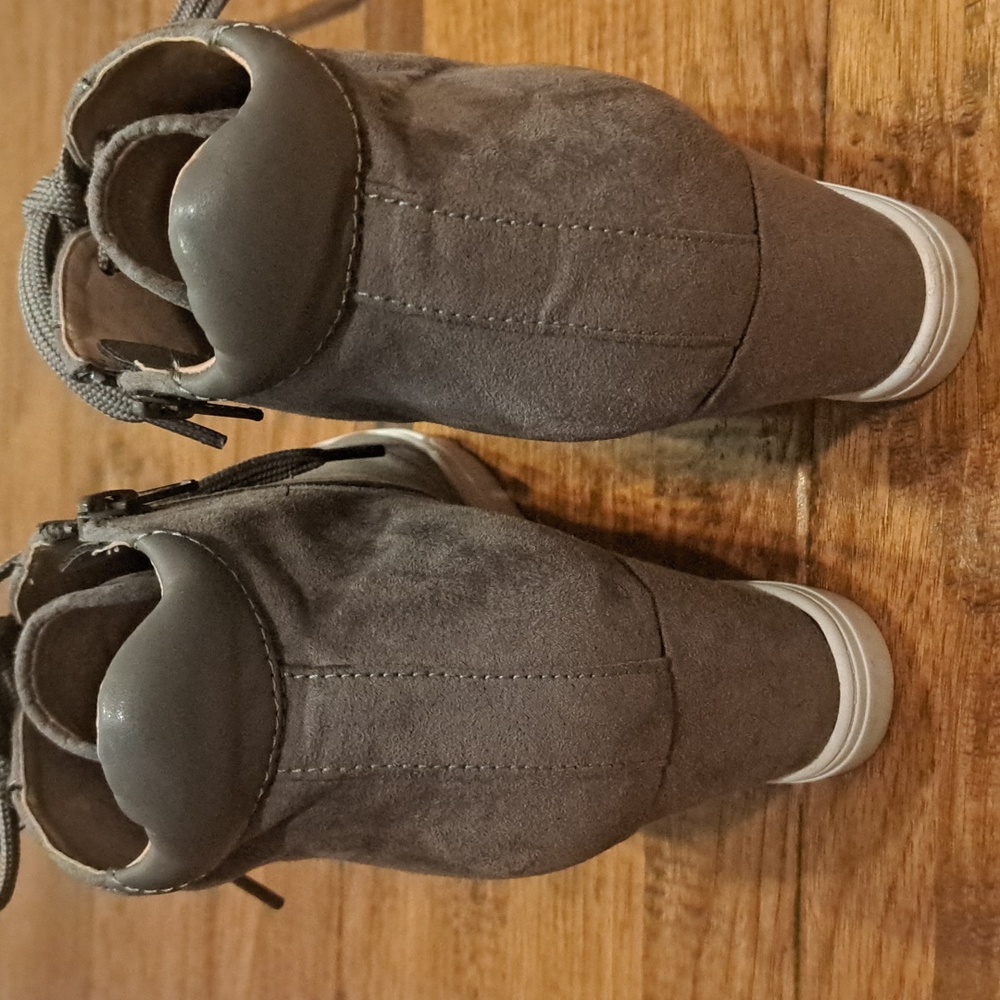 Linea Paolo Gray Suede Bootie, Size 11M - Picture 4 of 9